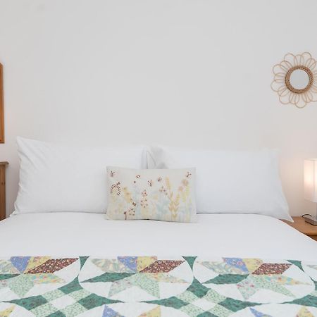 Pass The Keys Spacious Family Home With Parking Bath Luaran gambar