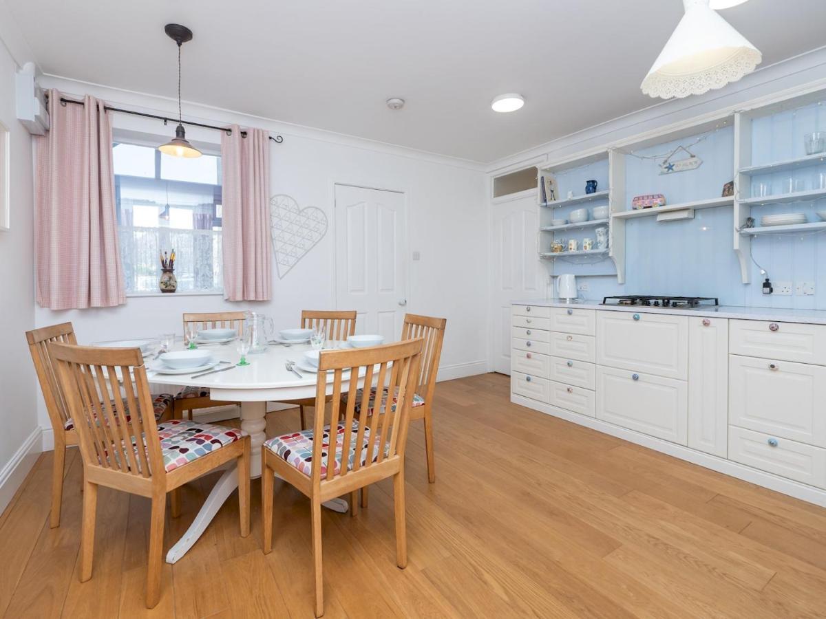 Pass The Keys Spacious Family Home With Parking Bath Luaran gambar