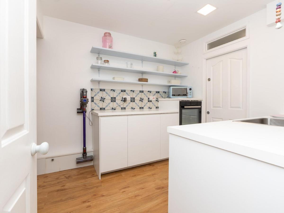 Pass The Keys Spacious Family Home With Parking Bath Luaran gambar