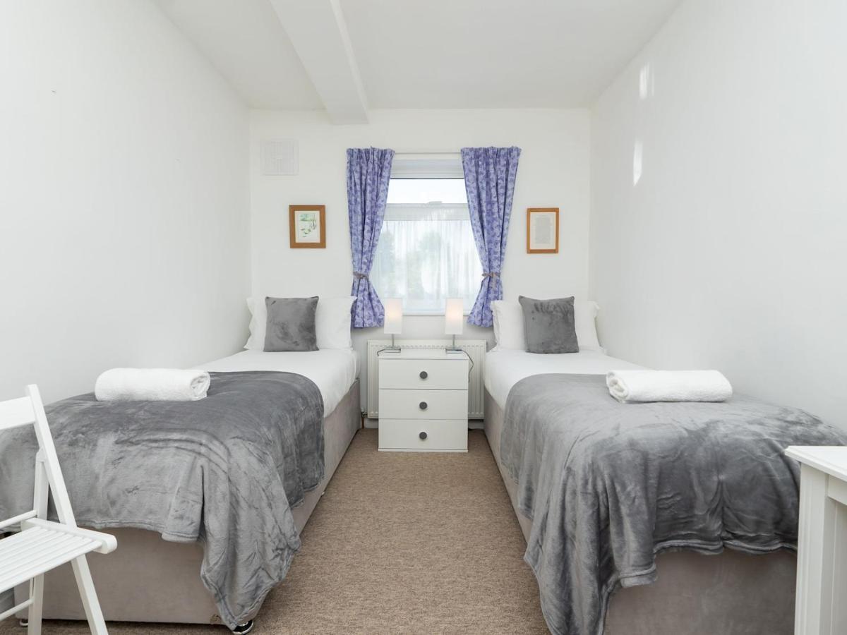 Pass The Keys Spacious Family Home With Parking Bath Luaran gambar
