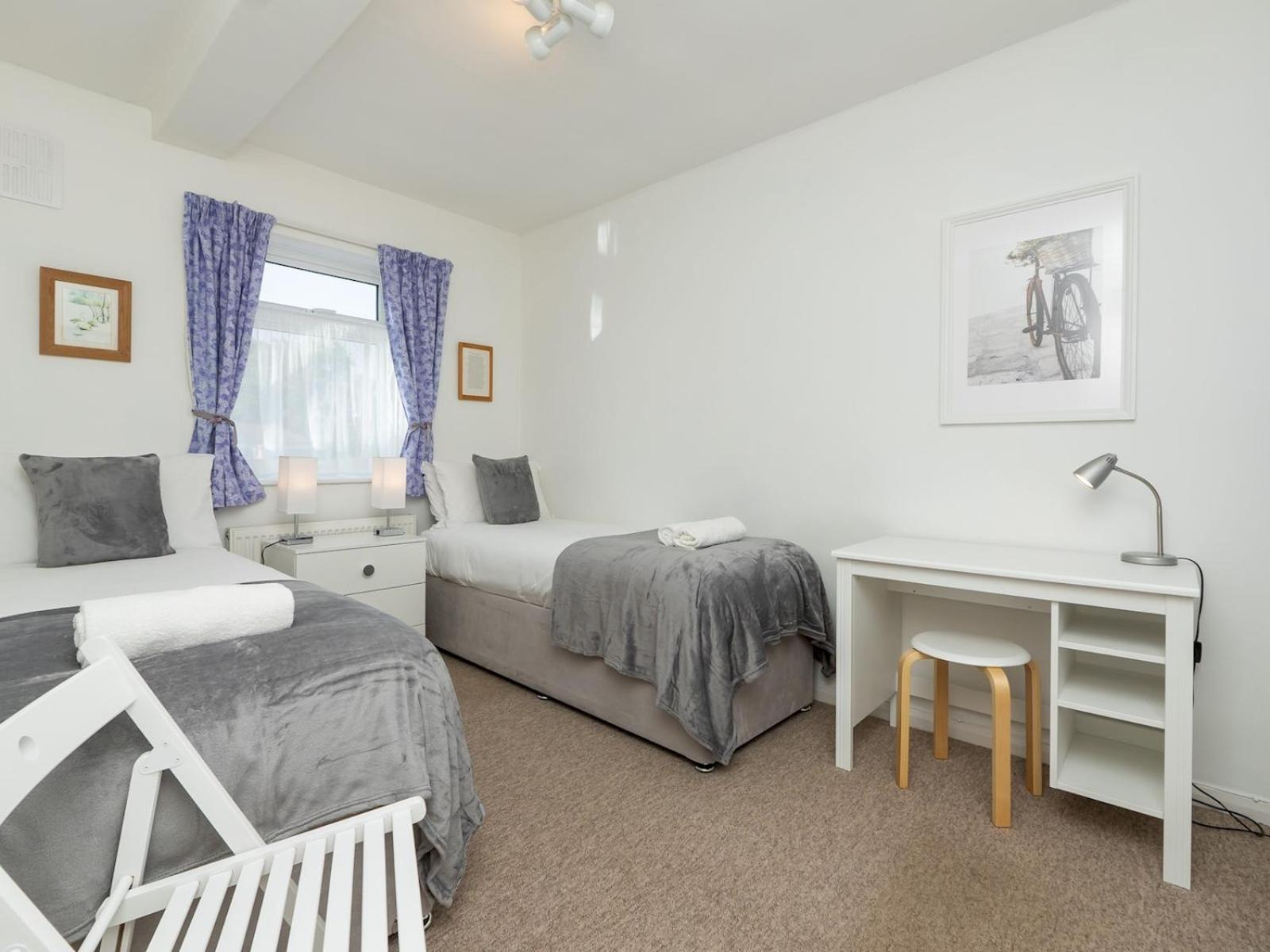 Pass The Keys Spacious Family Home With Parking Bath Luaran gambar