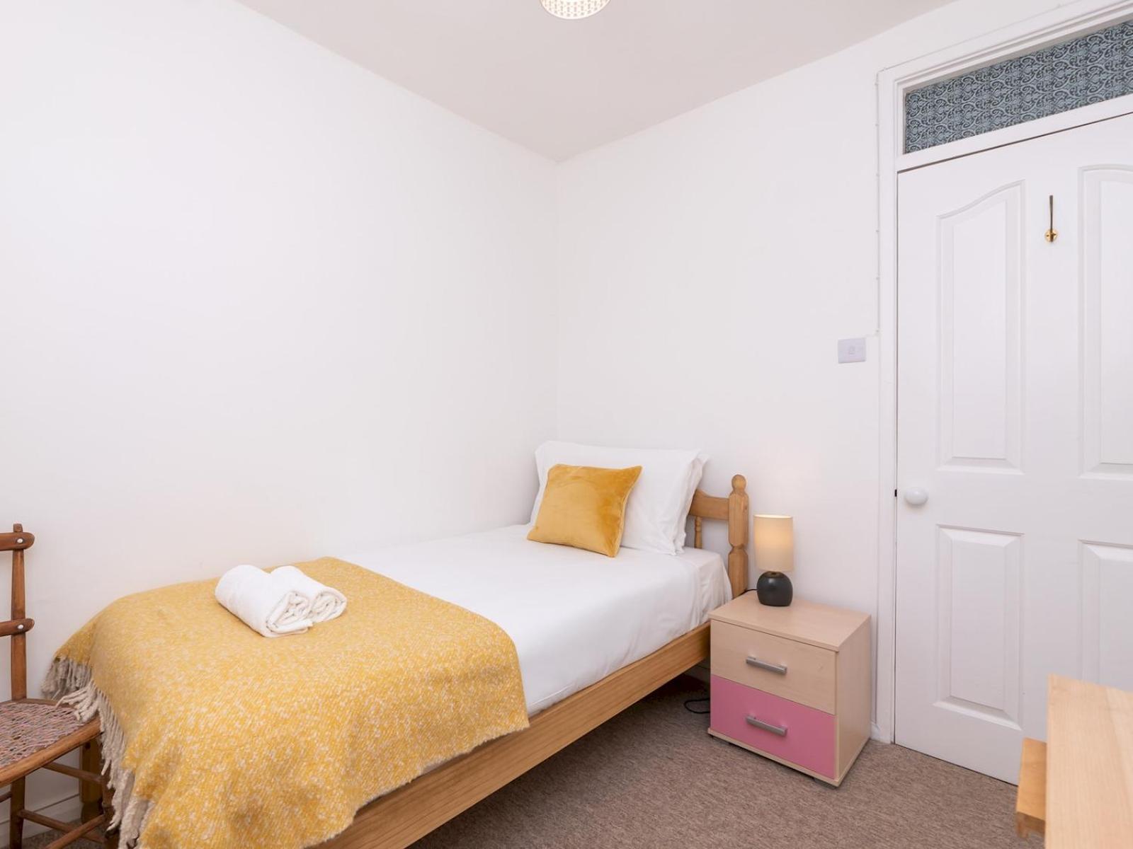 Pass The Keys Spacious Family Home With Parking Bath Luaran gambar