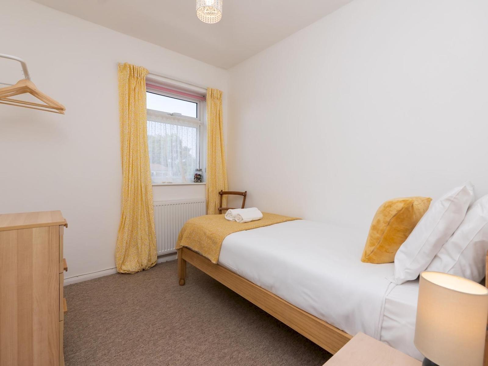 Pass The Keys Spacious Family Home With Parking Bath Luaran gambar